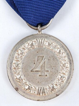 Dienstauszeichnung Luftwaffe für 4 Jahre. Adlerauflage in gold unkorrekt, Splinte neuzeitlich angelötet