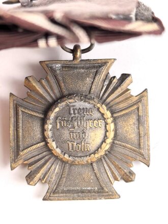 NSDAP Dienstauszeichnung in bronze für 15 Jahre. Zink bronziert, schwere Ausführung, an Einzelspange.