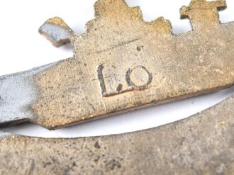 U Boot Kriegsabzeichen, Hersteller Friedrich Orth, Gegenhaken unschön repariert