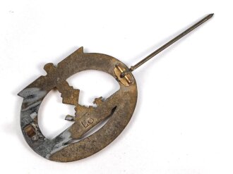 U Boot Kriegsabzeichen, Hersteller Friedrich Orth, Gegenhaken unschön repariert