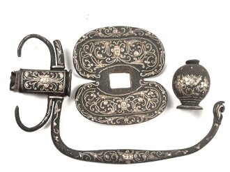 Teile für einen Degen, Alter und Herkunft unbekannt, Klingendurchlass oben 9,8 x 6,3mm