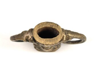 Teil für einen Degen, Alter und Herkunft unbekannt, Klingendurchlass etwa 9 x 13mm