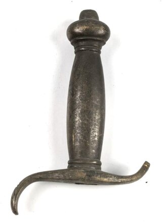 Griffstück für eine Blankwaffe, Alter und Herkunft unbekannt. Gesamthöhe 120mm, Klingendurchlass 7 x 14mm