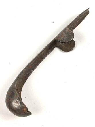 Ersatzteil für eine Blankwaffe, Alter und Herkunft unbekannt. Gesamthöhe 150mm, Breite der Lappen innen gemessen 19mm