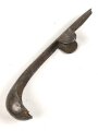 Ersatzteil für eine Blankwaffe, Alter und Herkunft unbekannt. Gesamthöhe 150mm, Breite der Lappen innen gemessen 19mm