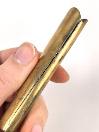 Unterer Scheidenbeschlag für einen Degen. Gesamthöhe 90mm, Breite Innen gemessen 18,5mm