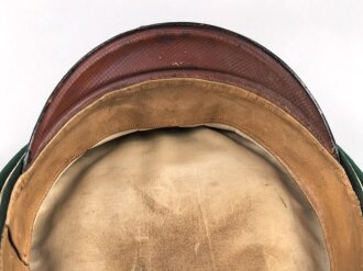 Preußen, Schirmmütze für Angehörige im Husaren Regiment 11. Eigentumstück mit Mottenschäden im Deckel, sonst gut. Kopfgrössee 55