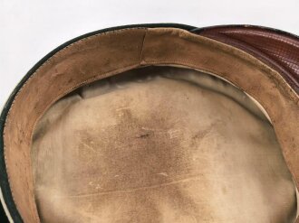 Preußen, Schirmmütze für Angehörige im Husaren Regiment 11. Eigentumstück mit Mottenschäden im Deckel, sonst gut. Kopfgrössee 55