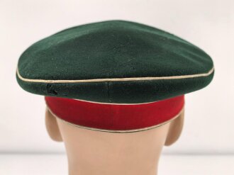 Preußen, Schirmmütze für Angehörige im Husaren Regiment 11. Eigentumstück mit Mottenschäden im Deckel, sonst gut. Kopfgrössee 55