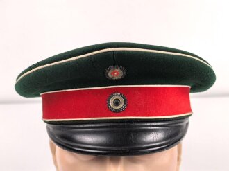 Preußen, Schirmmütze für Angehörige im Husaren Regiment 11. Eigentumstück mit Mottenschäden im Deckel, sonst gut. Kopfgrössee 55