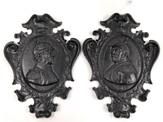 Kaiserreich, Paar Gusseiserne Wandreliefs, Darstellend Birmarck und Moltke. Höhe je 40cm, sicherlich neuzeitlich geschwärzt