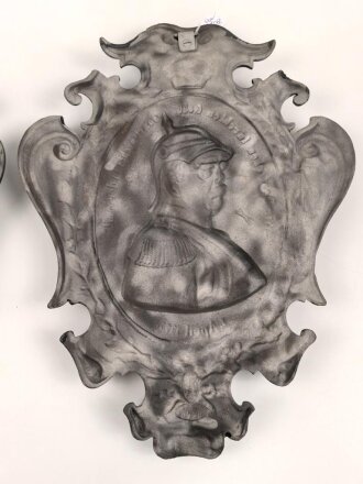 Kaiserreich, Paar Gusseiserne Wandreliefs, Darstellend Birmarck und Moltke. Höhe je 40cm, sicherlich neuzeitlich geschwärzt