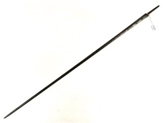 Klinge für eine Blankwaffe, Länge 75,5cm, Gesamtlänge 83cm,  Breite 18,8mm. Alter und Herkunft unbekannt.