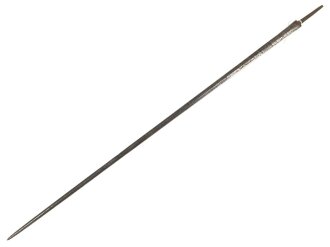 Klinge für eine Blankwaffe, Länge 75,5cm, Gesamtlänge 83cm,  Breite 18,8mm. Alter und Herkunft unbekannt.