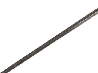 Klinge für eine Blankwaffe, Länge 75,5cm, Gesamtlänge 83cm,  Breite 18,8mm. Alter und Herkunft unbekannt.