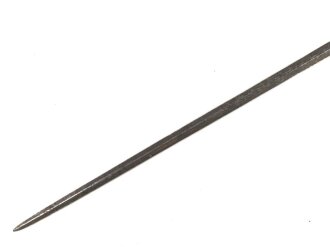 Klinge für eine Blankwaffe, Länge 75,5cm, Gesamtlänge 83cm,  Breite 18,8mm. Alter und Herkunft unbekannt.