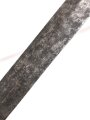 Klinge für eine Blankwaffe, Länge 81cm, Gesamtlänge 95cm,  Breite 20,5mm. Alter und Herkunft unbekannt.