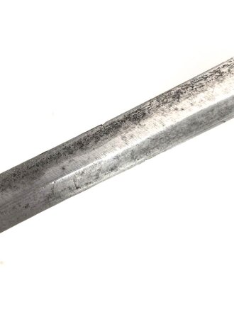 Klinge für eine Blankwaffe, Länge 87cm, Gesamtlänge 104cm,  Breite 15,3mm. Alter und Herkunft unbekannt.
