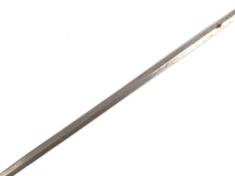 Klinge für eine Blankwaffe, Länge 87cm, Gesamtlänge 104cm,  Breite 15,3mm. Alter und Herkunft unbekannt.