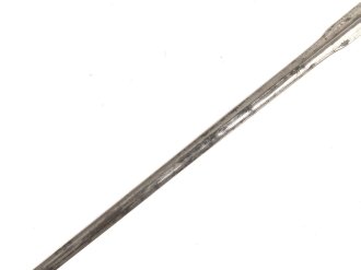 Klinge für eine Blankwaffe, Länge 85cm, Gesamtlänge 100cm,  Breite 31,1mm. Alter und Herkunft unbekannt.