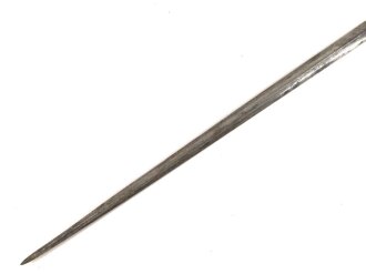 Klinge für eine Blankwaffe, Länge 85cm, Gesamtlänge 100cm,  Breite 31,1mm. Alter und Herkunft unbekannt.