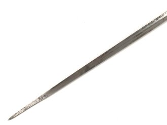 Klinge für eine Blankwaffe, Länge 85cm, Gesamtlänge 100cm,  Breite 31,1mm. Alter und Herkunft unbekannt.