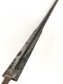 Klinge für eine Blankwaffe, Länge 85cm, Gesamtlänge 100cm,  Breite 31,1mm. Alter und Herkunft unbekannt.