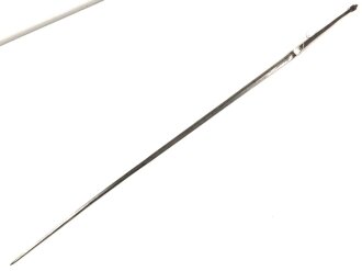 Klinge für eine Blankwaffe, Länge 87cm, Gesamtlänge 105cm,  Breite 15,3mm. Alter und Herkunft unbekannt.