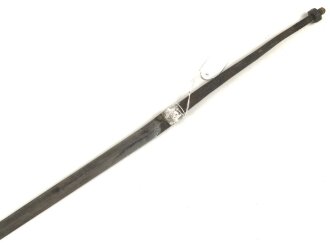 Klinge für eine Blankwaffe, Länge 87cm, Gesamtlänge 105cm,  Breite 15,3mm. Alter und Herkunft unbekannt.
