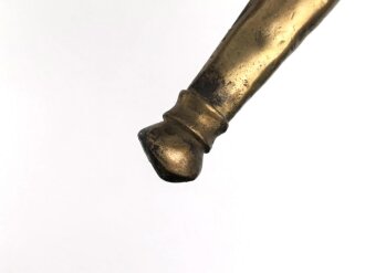 Scheide für eine Blankwaffe, Gesamtlänge 78,5cm,  Klingenöffnung etwa 6 x 22mm. Alter und Herkunft unbekannt.