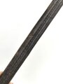 Scheide für eine Blankwaffe, Gesamtlänge 78,5cm,  Klingenöffnung etwa 6 x 22mm. Alter und Herkunft unbekannt.