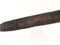 Klinge für eine Blankwaffe, Länge 76,5cm, Gesamtlänge 91cm,  Breite 31mm. Alter und Herkunft unbekannt.