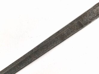 Klinge für eine Blankwaffe, Länge 36,5cm, Gesamtlänge 50,5cm,  Breite 20,5mm. Alter und Herkunft unbekannt.