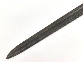 Klinge für eine Blankwaffe, Länge 36,5cm, Gesamtlänge 50,5cm,  Breite 20,5mm. Alter und Herkunft unbekannt.