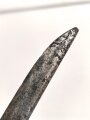 Klinge für eine Blankwaffe, Länge 45cm, Gesamtlänge 58cm,  Breite 22mm. Alter und Herkunft unbekannt.