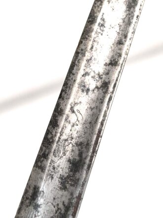 Klinge für eine Blankwaffe, Länge 34,5cm, Gesamtlänge 45cm,  Breite 22,5mm. Alter und Herkunft unbekannt.