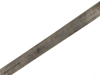 Klinge für eine Blankwaffe, Länge 53cm, Gesamtlänge 68,5cm,  Breite 26,7mm. Alter und Herkunft unbekannt.