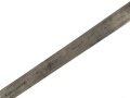 Klinge für eine Blankwaffe, Länge 53cm, Gesamtlänge 68,5cm,  Breite 26,7mm. Alter und Herkunft unbekannt.