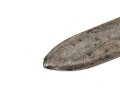 Klinge für eine Blankwaffe, Länge 53cm, Gesamtlänge 68,5cm,  Breite 26,7mm. Alter und Herkunft unbekannt.