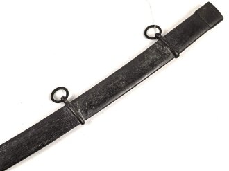 Scheide für eine Blankwaffe, Gesamtlänge 92cm,  Klingenöffnung etwa 10 x 37mm. Alter und Herkunft unbekannt.