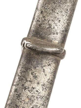 Scheide für eine Blankwaffe, Gesamtlänge 75cm,  Klingenöffnung etwa 9 x 31mm. Alter und Herkunft unbekannt.