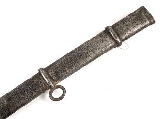 Scheide für eine Blankwaffe, Gesamtlänge 75cm,  Klingenöffnung etwa 9 x 31mm. Alter und Herkunft unbekannt.