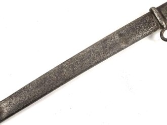 Scheide für eine Blankwaffe, Gesamtlänge 75cm,  Klingenöffnung etwa 9 x 31mm. Alter und Herkunft unbekannt.