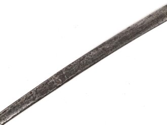 Scheide für eine Blankwaffe, Gesamtlänge 75,5cm,  Klingenöffnung etwa 10 x 30mm. Alter und Herkunft unbekannt.