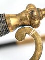 Preußen, Degen für einen Reichsbeamten . Hersteller Eickhorn Solingen, die Scheide im unteren Bereich alt repariert. Mit anhängender Troddel .