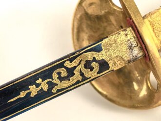 Bayern, Degen für Staatsbeamte, Ausführung ab 1864. Gebläute Klinge in sehr gutem Zustand, die Vergoldung vollständig erhalten, Scheide nicht geschrumpft. Attraktives Stück