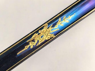 Bayern, Degen für Staatsbeamte, Ausführung ab 1864. Gebläute Klinge in sehr gutem Zustand, die Vergoldung vollständig erhalten, Scheide nicht geschrumpft. Attraktives Stück