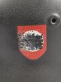 Stahlhelm Glocke Modell 1940. Keinerlei erkennbare Stempelung, ich gehe davon aus, das es sich um ein Stück aus der Nachkriegszeit handelt. Überlackiertes Stück, passend für Innenfutter Kopfgrösse 56/57