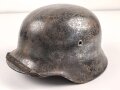 Stahlhelm Wehrmacht Modell 1940. Gereinigte Glocke ET68,  verbautes REPRO Innenfutter, der Kinnriemen vollständig ausgetrocknet, sicherlich auch ein REPRO.