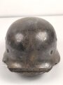 Stahlhelm Wehrmacht Modell 1940. Gereinigte Glocke ET68,  verbautes REPRO Innenfutter, der Kinnriemen vollständig ausgetrocknet, sicherlich auch ein REPRO.